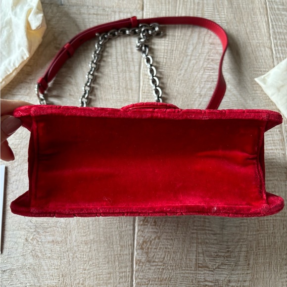 New Salvatore Ferragamo red Gancini turnlock flap quilted velvet bag - Picture 6 of 9